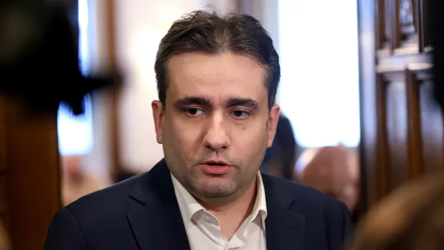 Божанов: Радев слиза от комфорта на президентството, където е можел да подбира по кои теми да заема позиция и по кои не