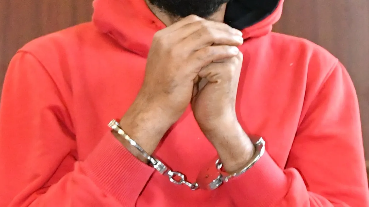 Закопчаха 19-годишен дилър в София