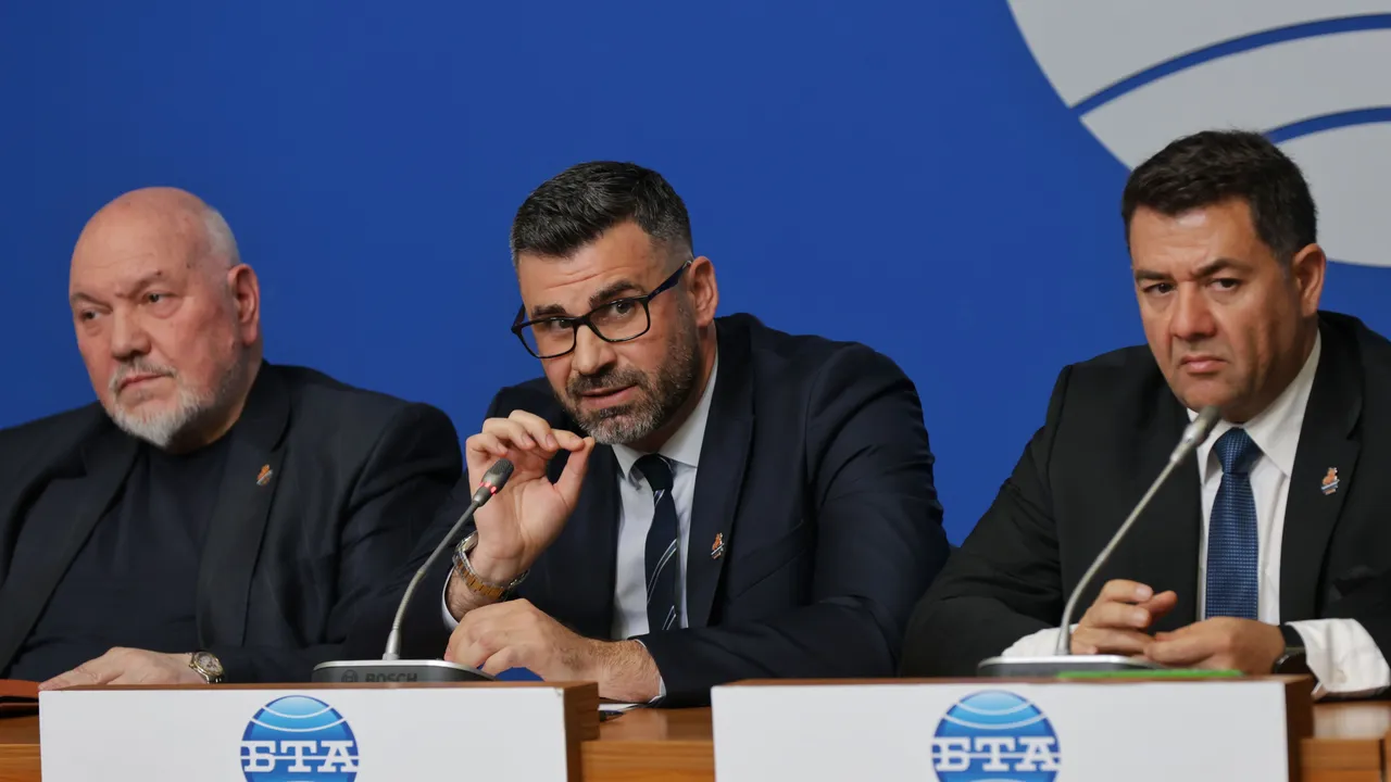 Кузман Илиев отрече, че "България може" е водила преговори с Румен Радев