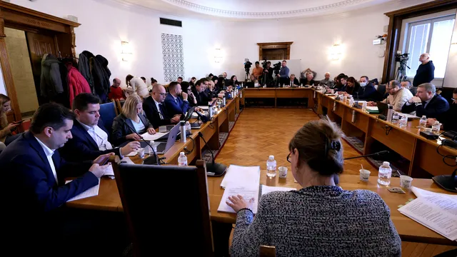 14-часово заседание: Правната комисия прие промените в Изборния кодекс