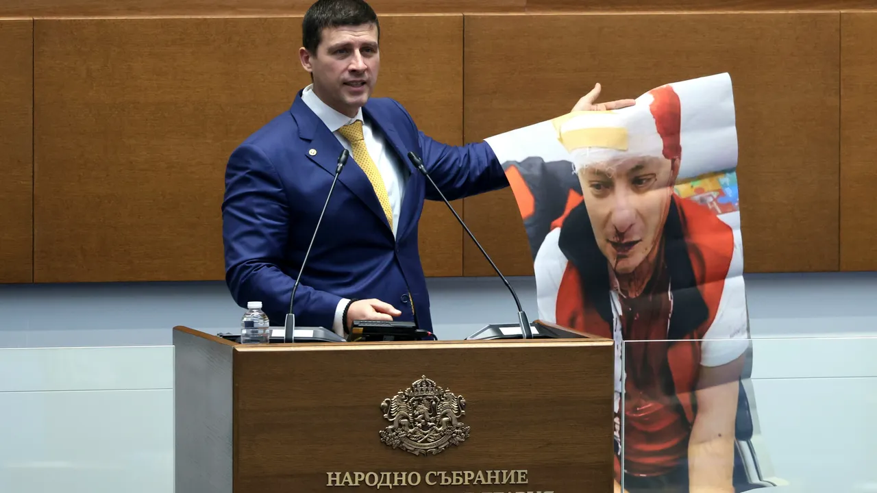 Василев към „Величие“: Хората да бягат от измамническата ви структура (ВИДЕО)