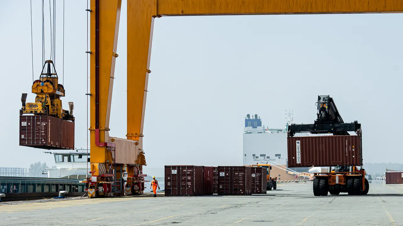 Белгийските митници иззеха близо 55 тона кокаин на пристанището в Антверпен за година