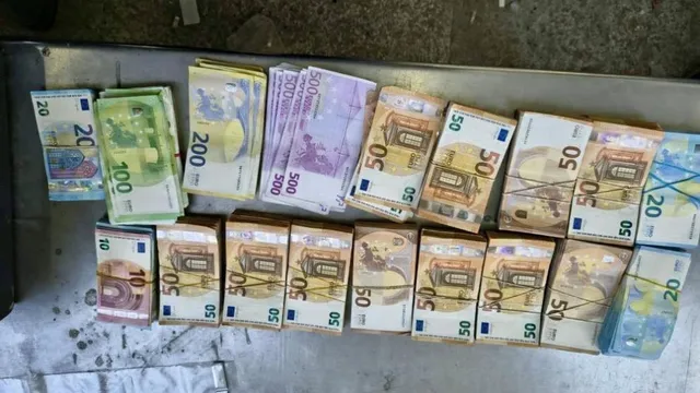 При полицейска проверка намериха метамфетамин и 84 500 евро в автомобил