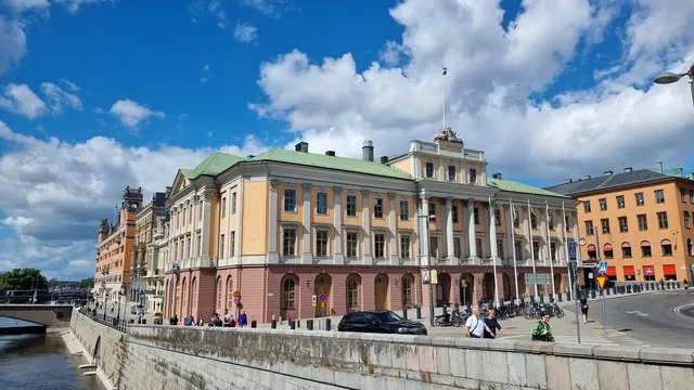 Швеция осъди 19-годишен за подготовка на терористично нападение в Стокхолм