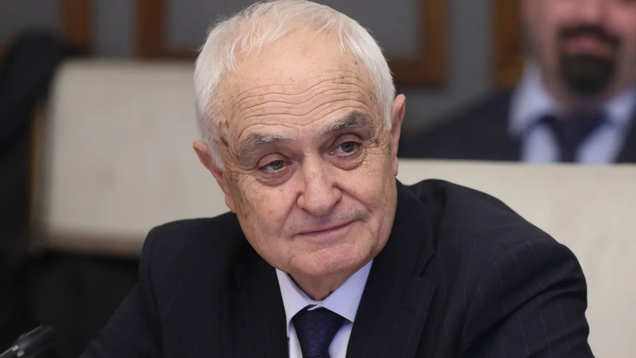 Запрянов: Не планираме участие на български военнослужещи в учение в Гренландия