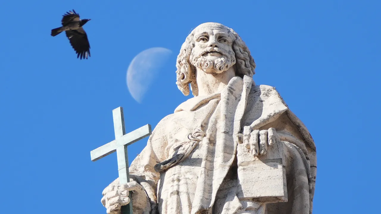 Недоволство зад стените на Ватикана: служители се чувстват подценени и притискани