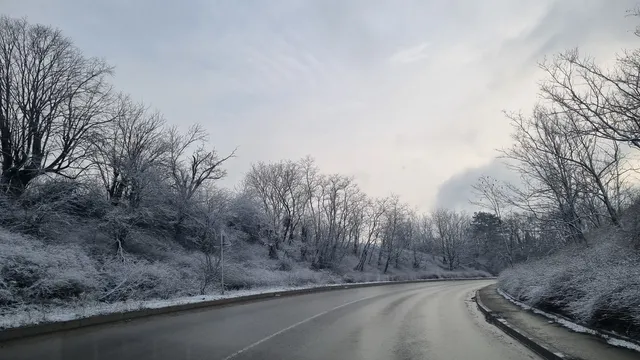 АПИ: 475 снегопочистващи машини обработват настилките по републиканските пътища