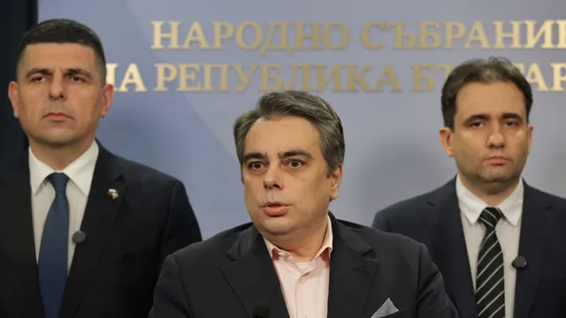 ,,Страх тресе кочината" - Асен Василев за ГЕРБ и ДПС-НН (ВИДЕО)