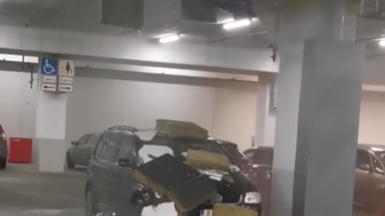 Опасен инцидент в хипермаркет: рухнал таван върху кола (ВИДЕО)