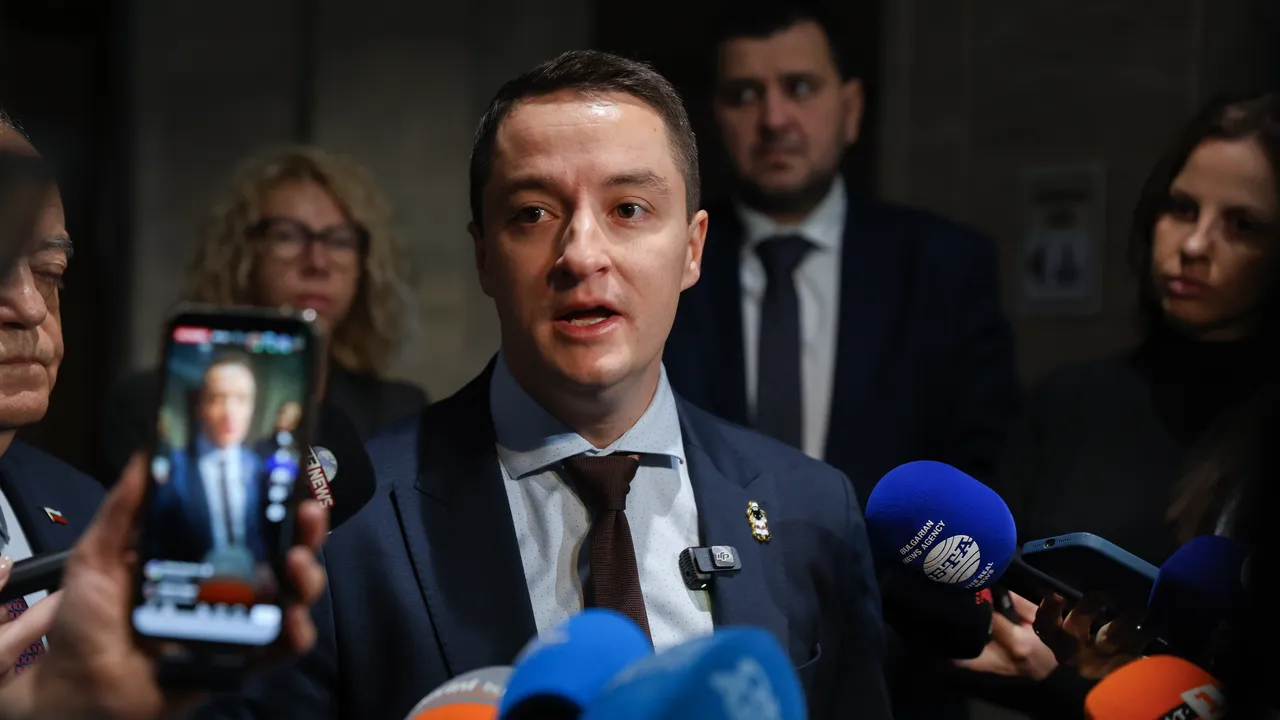 Явор Божанков: Парламентът се опитва да саботира изборния процес чрез скандални промени в законодателството