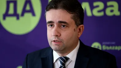 Божидар Божанов за Съвета за мир: Правителството поставя България редом до Орбан