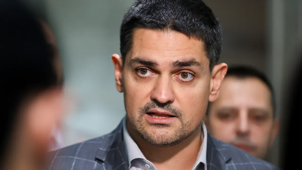 Радостин Василев: По-добре е в такова мафиотско мнозинство да не се пипа Изборния кодекс