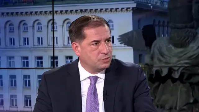 доц. Цеков за борда на Тръмп:  Кабинетът реагира държавнически