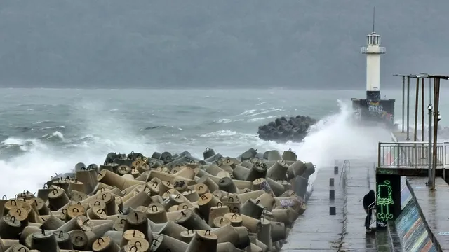 Утре ще е облачно по Черноморието и слънчево в планините