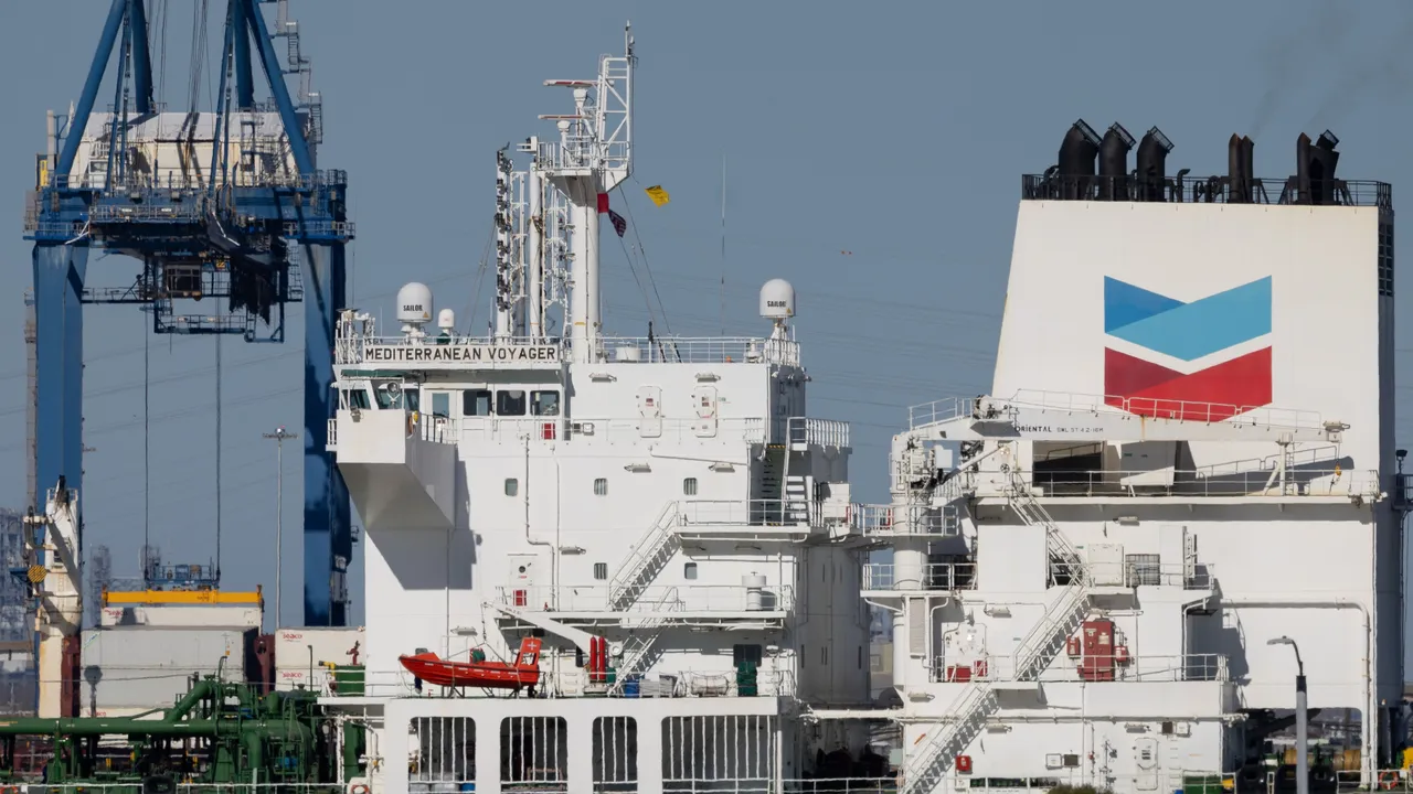 САЩ позволяват на Китай да купува венецуелски петрол, но на справедлива цена