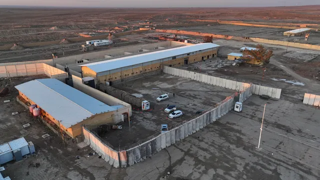 САЩ прехвърлят 7000 затворници от Ислямска държава в Ирак от Сирия