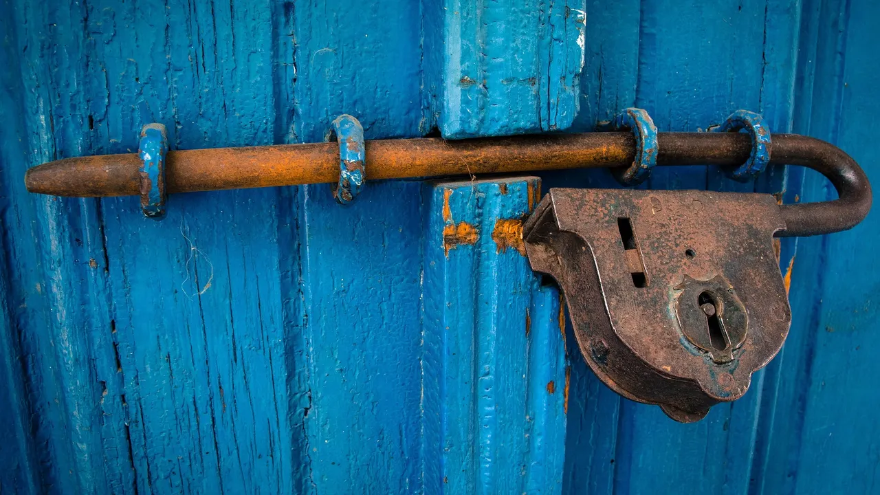 Пропаднал под и стари тръби: детска градина в "Люлин" затвори врати