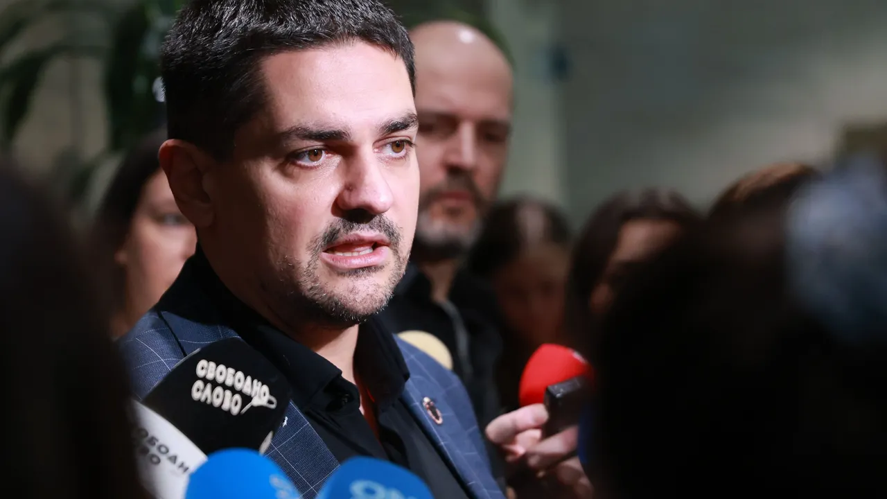 Василев: Премиерът в оставка няма мандат да ходи да представлява България на никакви форуми