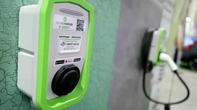 Караджов: Ще дадем възможност на електромобилите да тръгнат по автомагистралите