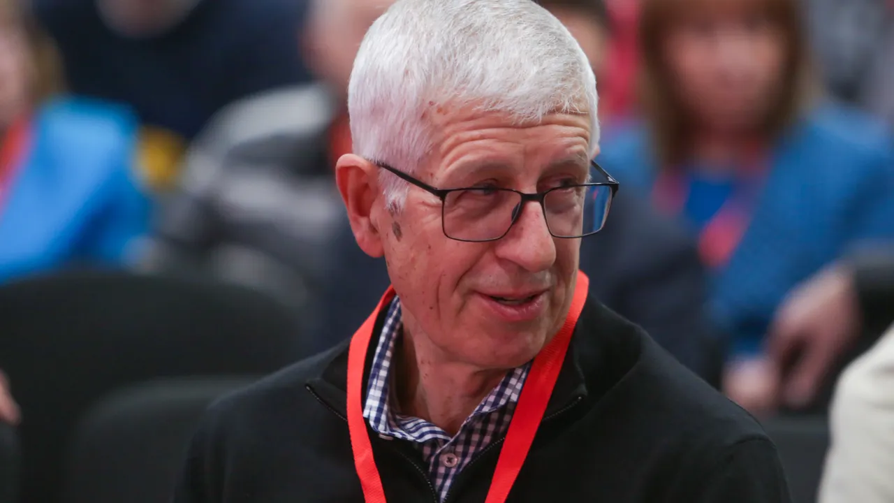 Румен Овчаров: По-логично е да сравняваме Радев с Трифонов, а не с Борисов и Саксобургготски