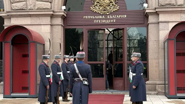 На "Дондуков" 2 започна подготовката за изпращането на Румен Радев (ВИДЕО)