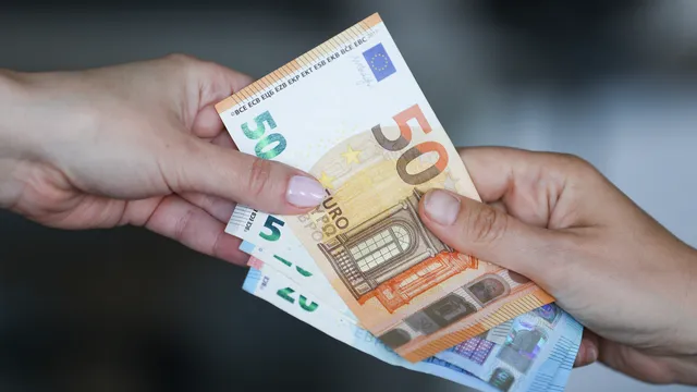 Иззеха фалшиви евробанкноти от по 50 евро при опит да бъдат пуснати в обращение