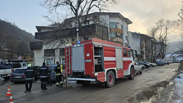 64 пожара за денонощие, един загинал