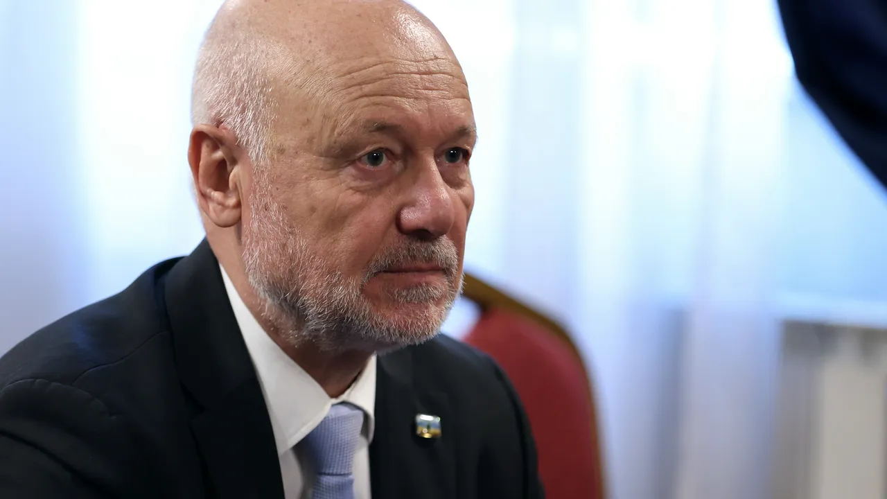 Тагарев: Присъединяването ни към Съвета за мир е взето "на тъмно и на момента"