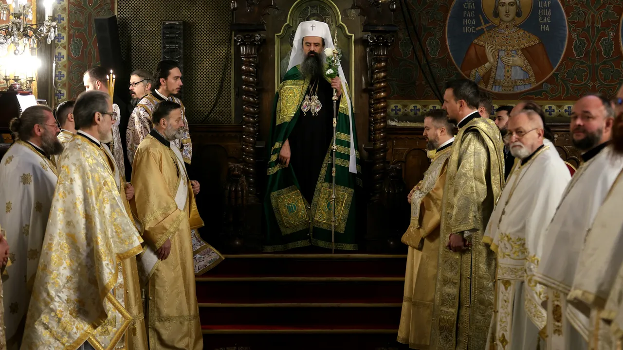 Православната църква почита свети Григорий Богослов