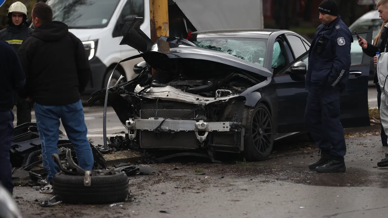 Турски тир ударил кола, загина дете на Прохода на Републиката