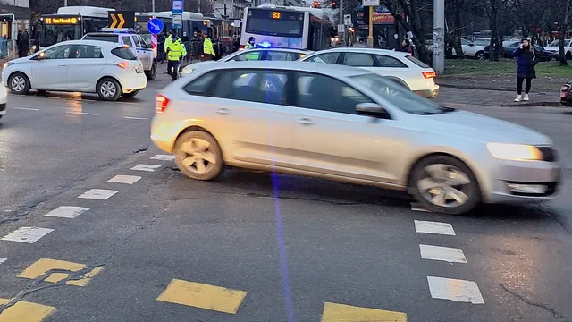 Отварят платното на моста над р. Въртопо в София