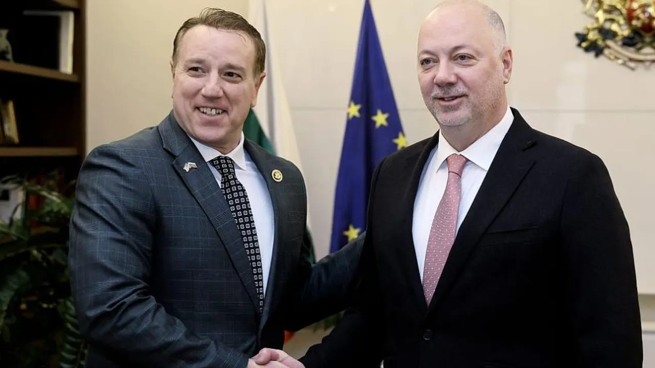 Желязков и Пат Фалън са обсъдили сътрудничеството в отбраната