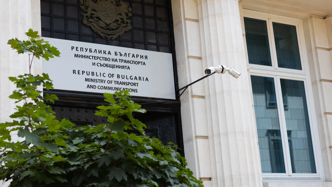 Караджов до Таралеж: Хора, около които има съмнения за корупционни практики - не следва да заемат длъжности в държавната служба