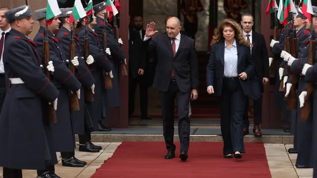 Седем души от екипа на Румен Радев напускат президентството - Копринков остава