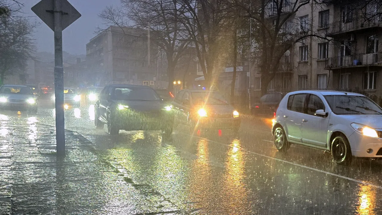 Студен вятър носи дъждове и понижаване на температурите утре