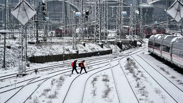 Зимната буря в Германия направи немислимото - Deutsche Bahn закъсня