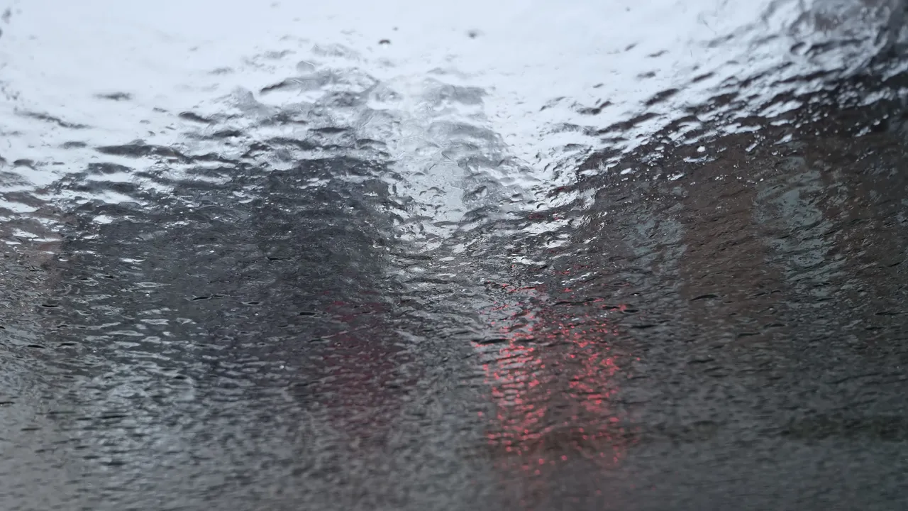 11 области са с жълт код за сериозни валежи