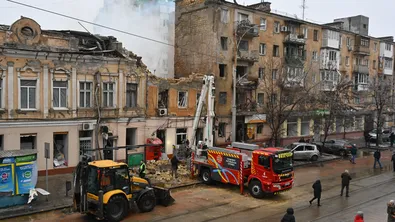 Руска атака с дронове повреди енергийната мрежа в Одеса и рани 23-ма