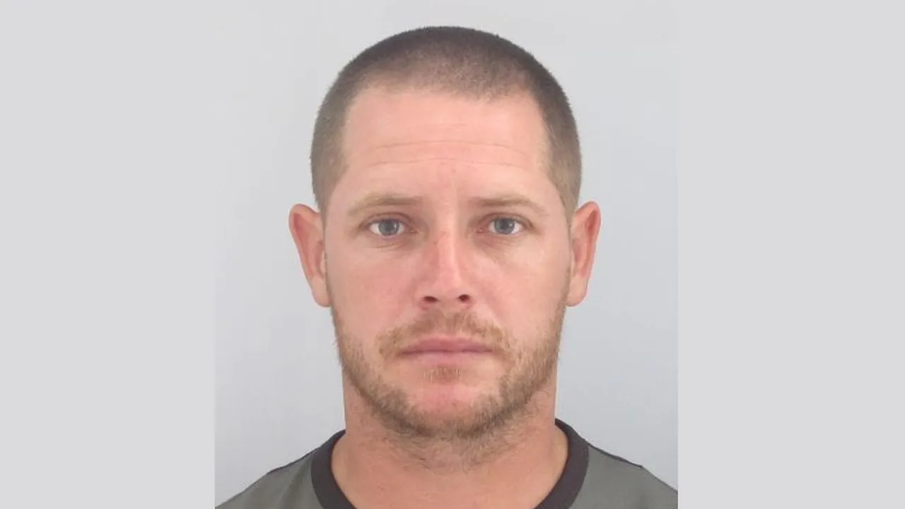 Полицията издирва мъж, заподозрян в убийство