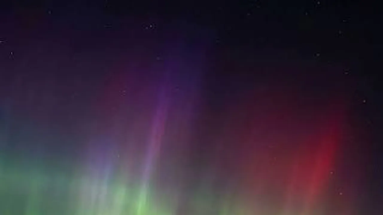 Силна магнитна буря ни залива днес: прогноза и възможни ефекти