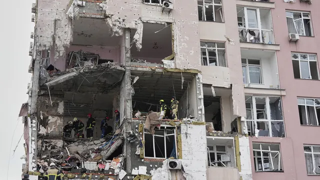 Поне двама убити при среднощна руска атака срещу Киев и Одеса