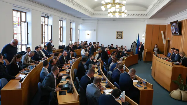 Столичният общински съвет обсъжда мерки заради кризата с отпадъците