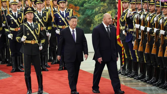 Си Цзинпин призова за укрепване на отношенията между Китай и Великобритания