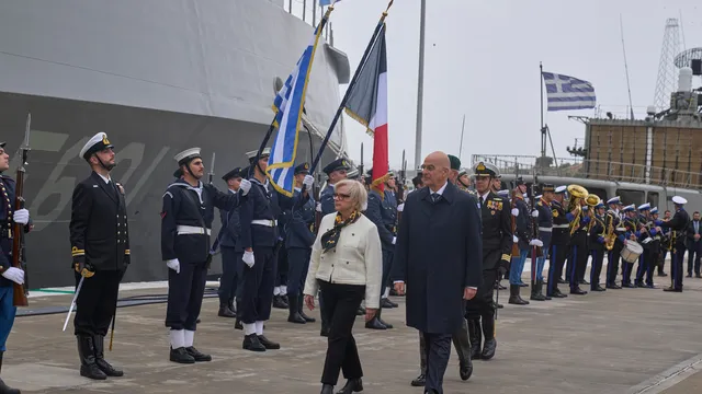 Гърция и Франция разширяват военното си сътрудничество с клауза за взаимна отбрана