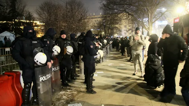 Съдът в Белград отмени домашния арест на двама бивши транспортни министри