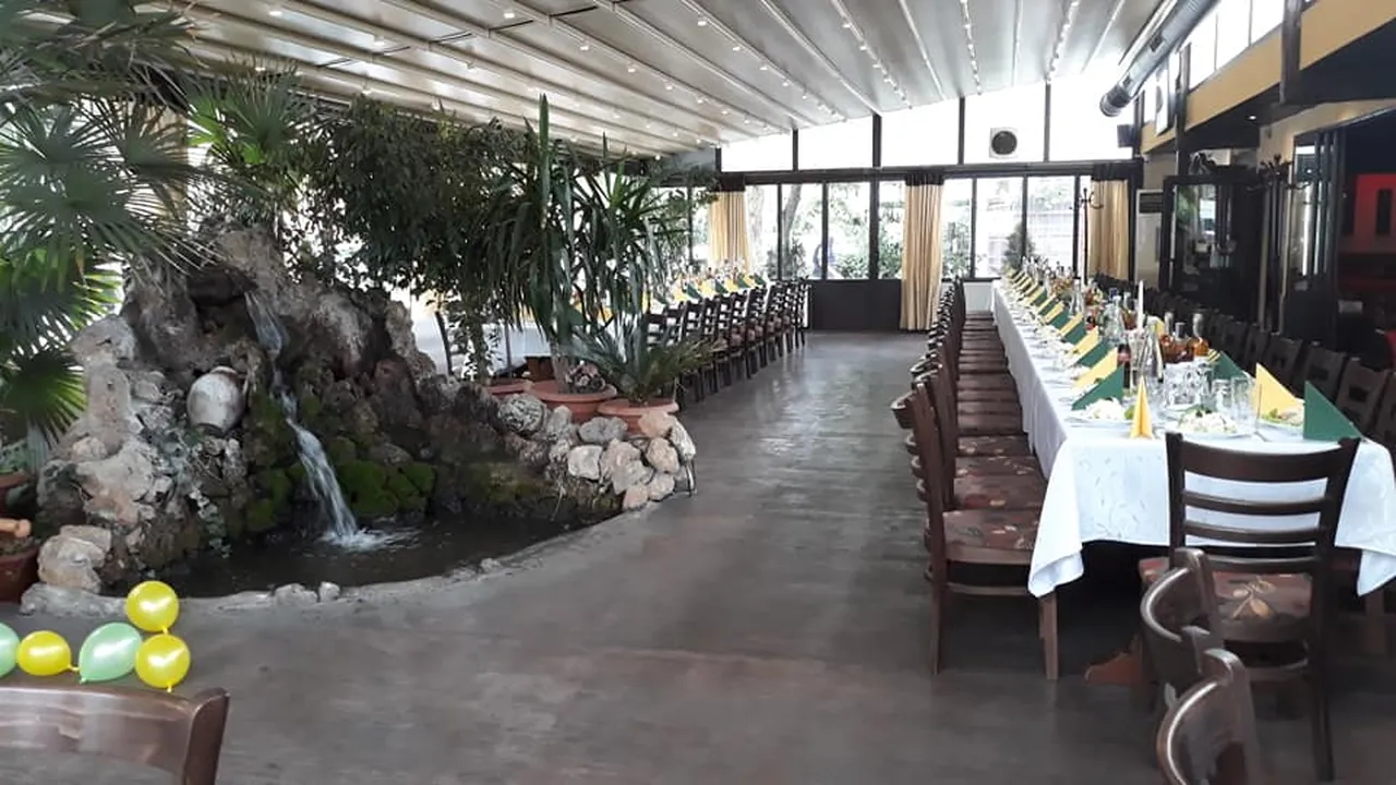 Джип се вряза в ресторант в Пловдив, пострадала е жена