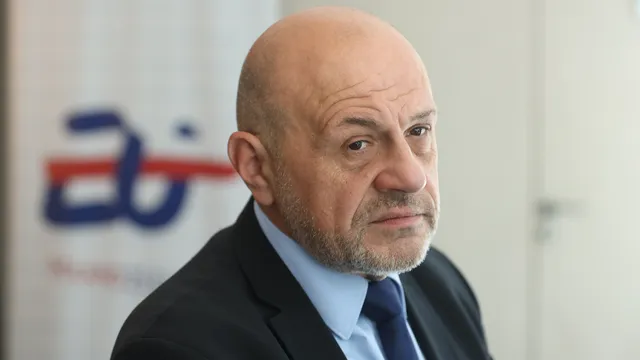 Дончев за Радев: „Няма ляво, няма дясно“ не е политика