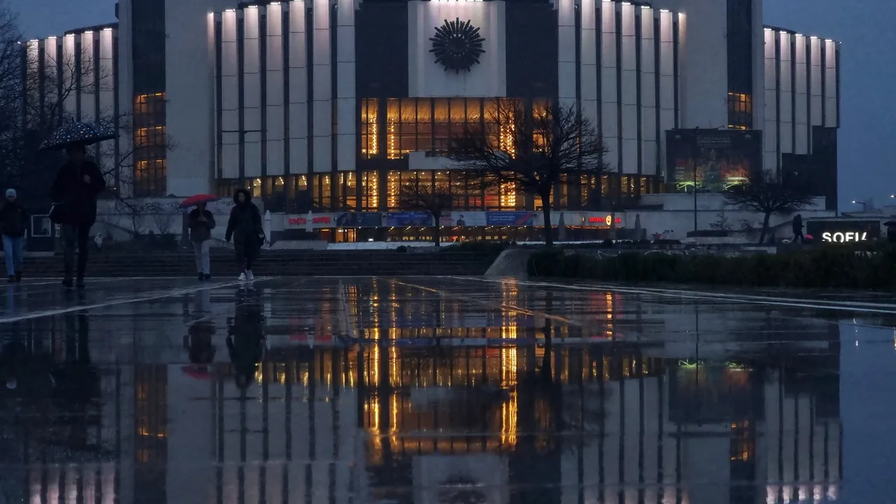 Фалшив сигнал за бомба в НДК вдигна на крак полицията