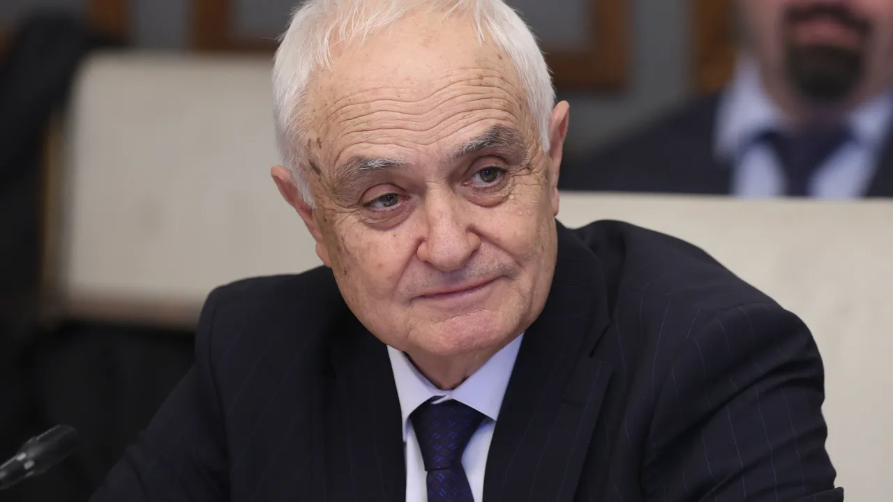 Атанас Запрянов: Модернизацията на армията продължава