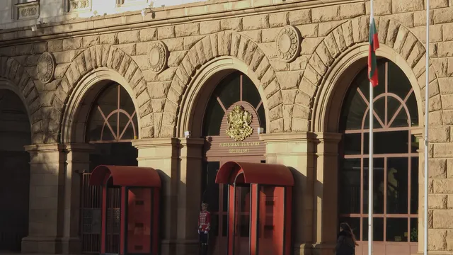 Президентът Йотова продължава консултациите за служебен кабинет